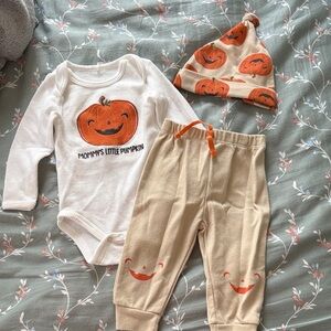 Chick Pea White and Tan Pumpkin Baby Set